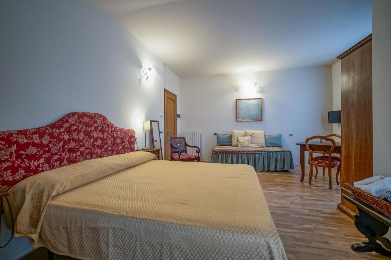 Il Quercione Agriturismo Rivotorto Kültér fotó